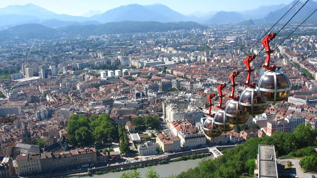 Grenoble et les bulles du téléphérique de la Bastille